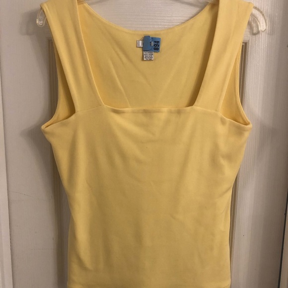 Cache Yellow Top - Picture 1 of 4